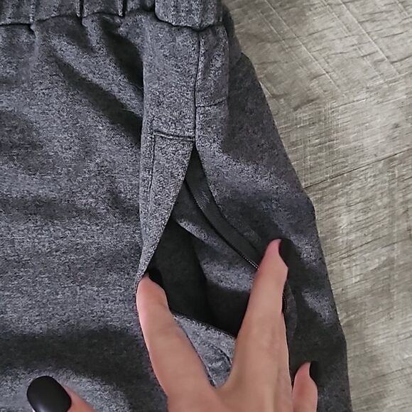 Alphalete Joggers Dark Grey athletic Activewear pants - Picture 7 of 11